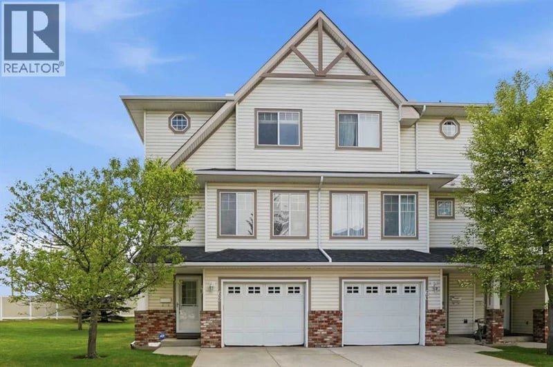 62 Country Hills Cove Northwest, Calgary, Alberta, T3K5G7, Calgary, Alberta — photo 1 of 5