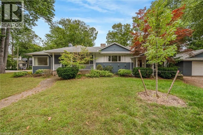 374 SPRUCE Street, Oakville, Ontario, L6J2H3, Oakville, Ontario — photo 1 of 5