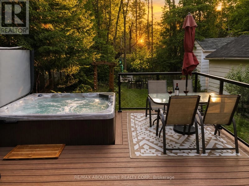 12 49TH Street North, Wasaga Beach, Ontario, L9Z1Y1, Wasaga Beach, Ontario — photo 1 of 5