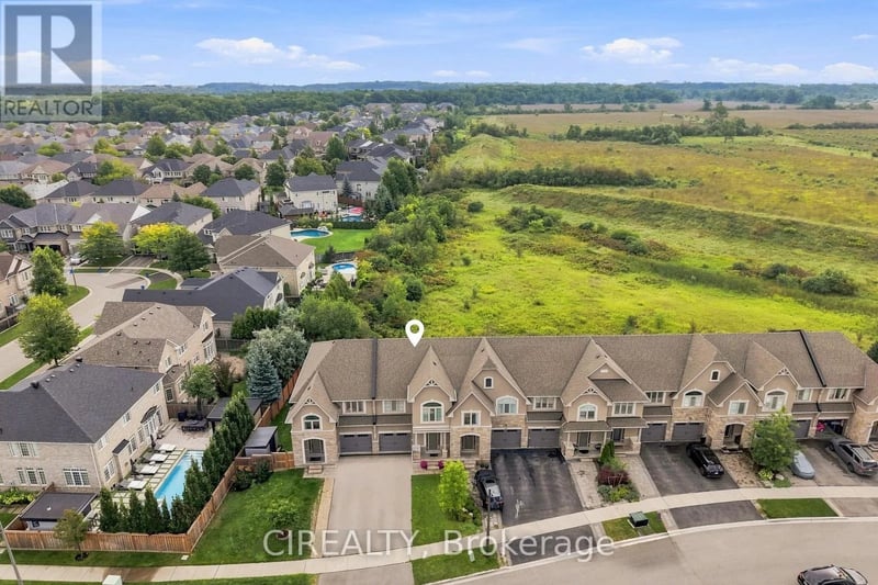 3352 Stalybridge Road, Oakville (BC Bronte Creek), Ontario, L6M1N9, Oakville (BC Bronte Creek), Ontario — photo 1 of 5
