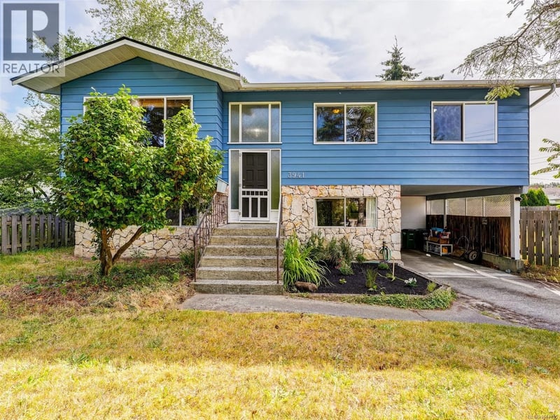 3941 Larchwood Drive, Saanich, British Columbia, V8N5L5, Saanich, British Columbia — photo 1 of 5