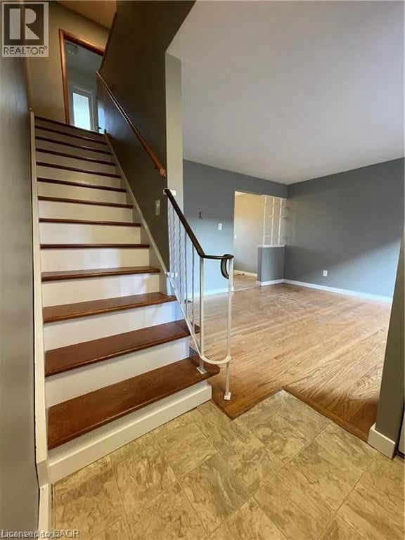 #2 683 CORONATION Boulevard, Cambridge, Ontario, N1R3G5, Cambridge, Ontario — photo 1 of 5