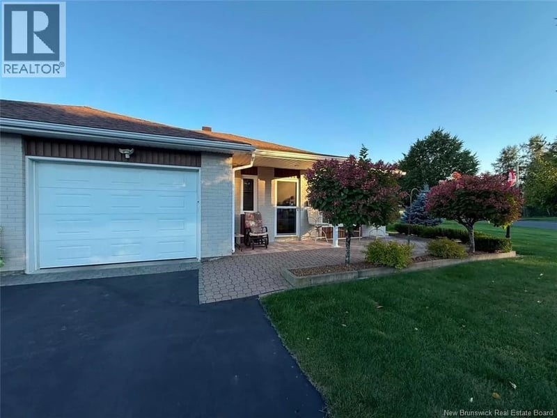 45 Perron Street, Edmundston, New Brunswick, E3V0A6, Edmundston, New Brunswick — photo 1 of 5