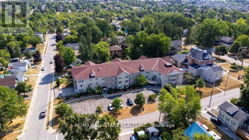 #106 8 Huron Street, Kawartha Lakes (Lindsay), Ontario, K9V6K3, Kawartha Lakes (Lindsay), Ontario — photo 1 of 5