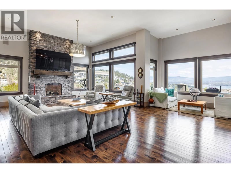 1524 Vineyard Drive, West Kelowna, British Columbia, V4T2Y7, West Kelowna, British Columbia — photo 1 of 5