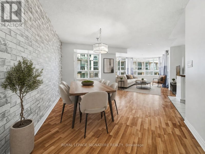 #525 3888 Duke Of York Boulevard, Mississauga (City Centre), Ontario, L5B4P5, Mississauga (City Centre), Ontario — photo 1 of 5