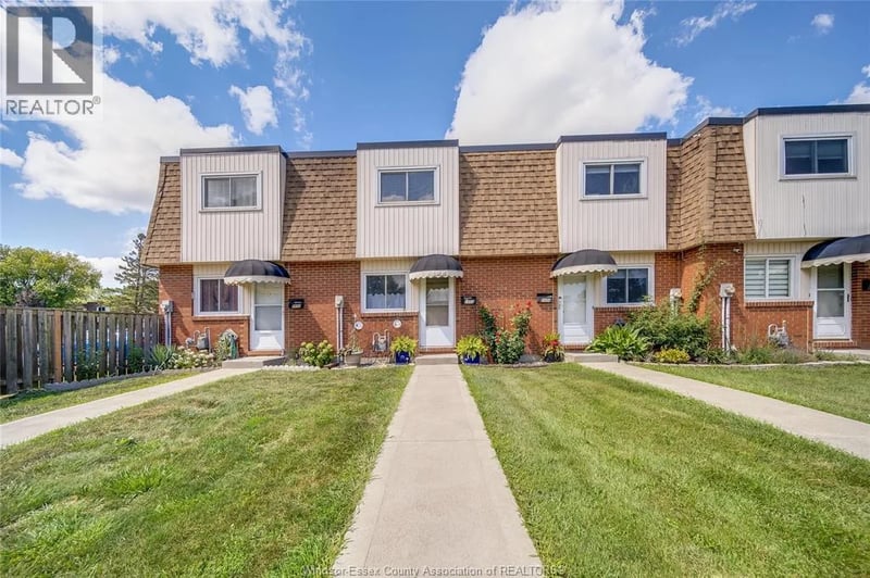 5492 LASSALINE AVE #4, Windsor, Ontario, N8T1A8, Windsor, Ontario — photo 1 of 5