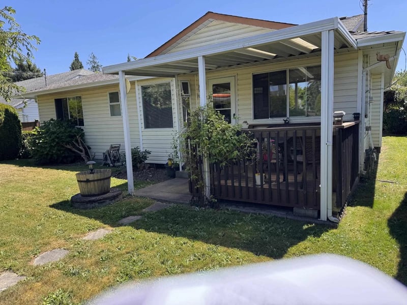 18366 64 Avenue, Surrey, British Columbia, V3S8A7, Surrey, British Columbia — photo 1 of 5