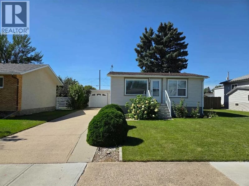 6014 52 Street, Taber, Alberta, T1G1K4, Taber, Alberta — photo 1 of 5
