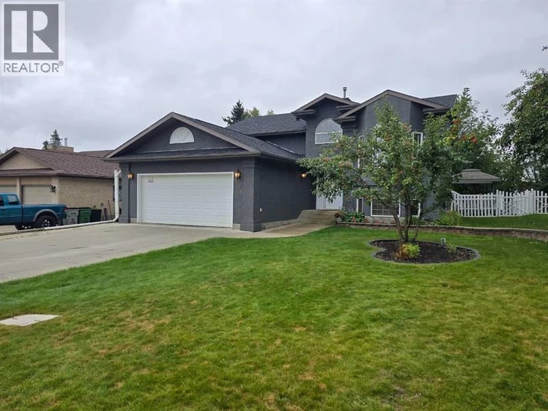 5215 16 AVE, Edson, Alberta, T7E1H1, Edson, Alberta — photo 1 of 5