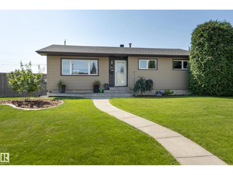 8003 136 AV NW, Edmonton, Alberta, T5C2K8, Edmonton, Alberta — photo 1 of 5
