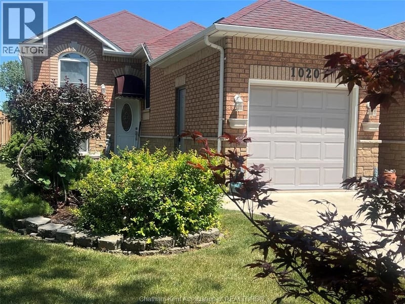 1020 LEMONWOOD Crescent, Windsor, Ontario, N9A2R7, Windsor, Ontario — photo 1 of 5