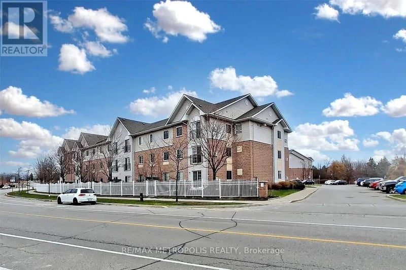 #304 91 Aspen Springs Drive, Clarington (Bowmanville), Ontario, L1C5J9, Clarington (Bowmanville), Ontario — photo 1 of 5