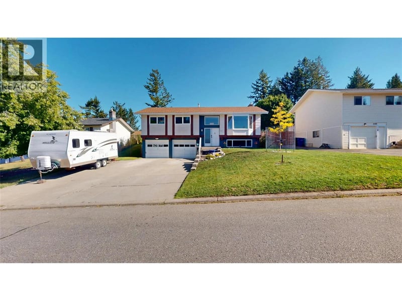 3401 Mount Royal Drive North, Cranbrook, British Columbia, V1C5R5, Cranbrook, British Columbia — photo 1 of 5