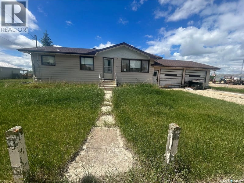 103 Main STREET, Lang, Saskatchewan, S0G2W0, Lang, Saskatchewan — photo 1 of 5