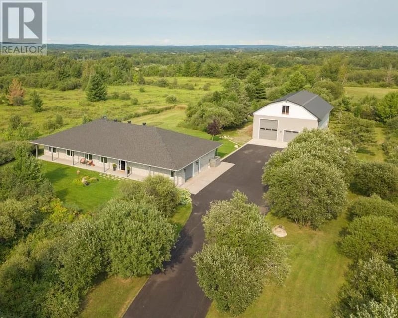 758 Leighs Bay RD, Sault Ste. Marie, Ontario, P6A5K6, Sault Ste. Marie, Ontario — photo 1 of 5
