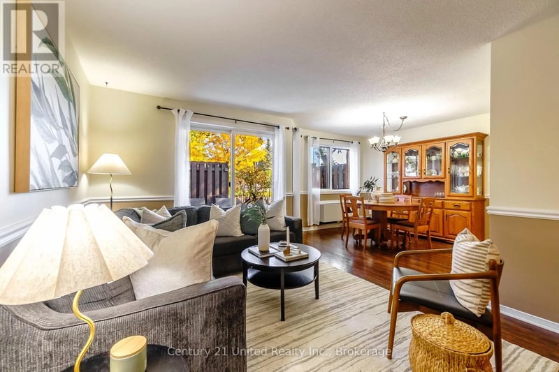 #15 36 Champlain Crescent, Peterborough (Northcrest Ward 5), Ontario, K9L1T1, Peterborough (Northcrest Ward 5), Ontario — photo 1 of 5