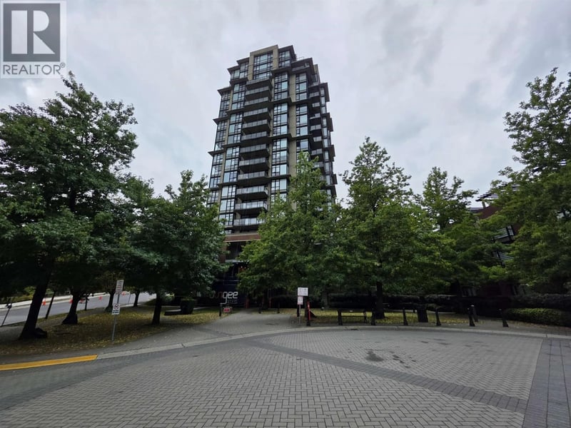 #405 11 ROYAL Avenue, New Westminster, British Columbia, V3L0A8, New Westminster, British Columbia — photo 1 of 5