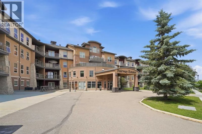 5040 53 Street, Sylvan Lake, Alberta, T4S0A1, Sylvan Lake, Alberta — photo 1 of 5