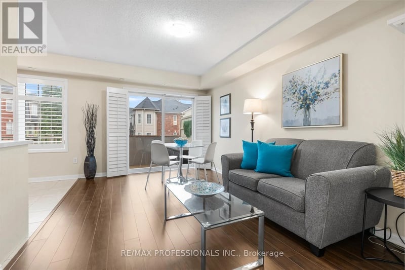 #5 3025 Elmcreek Road, Mississauga (Cooksville), Ontario, L5B0B6, Mississauga (Cooksville), Ontario — photo 1 of 5