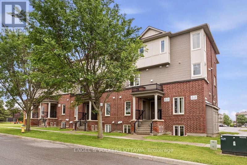 270 Espin Heights, Ottawa, Ontario, K2J0Y8, Ottawa, Ontario — photo 1 of 5