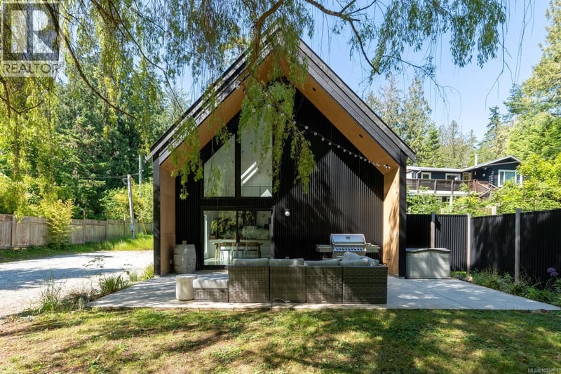 146 Menhinick Drive, Salt Spring, British Columbia, V8K1W7, Salt Spring, British Columbia — photo 1 of 5