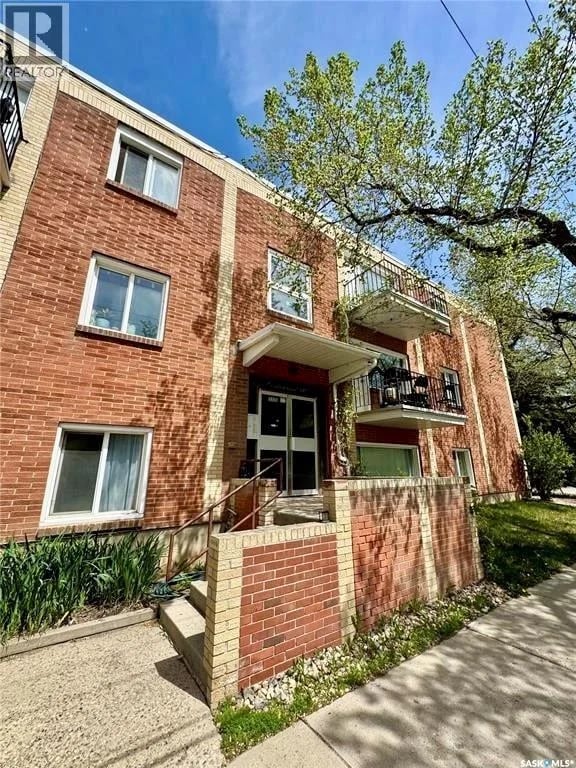 11 2320 13TH AVENUE, Regina, Saskatchewan, S4V0V7, Regina, Saskatchewan — photo 1 of 5