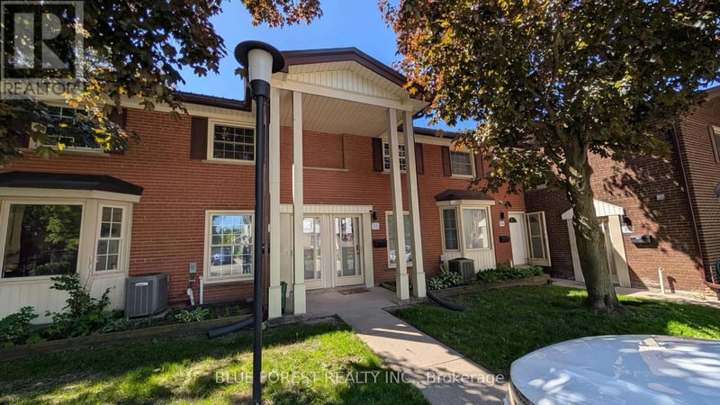 36 Arbour Glen Crescent, London East (East A), Ontario, N5Y1Z9, London East (East A), Ontario — photo 1 of 5