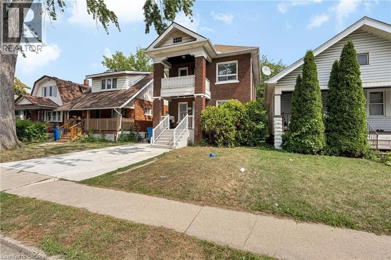 374 JOSEPHINE Avenue, Windsor, Ontario, N9B2L1, Windsor, Ontario — photo 1 of 5