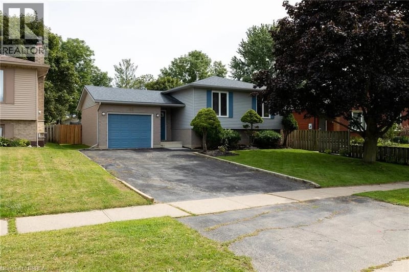 13 FOREST Drive, Paris, Ontario, N3L3L2, Paris, Ontario — photo 1 of 5