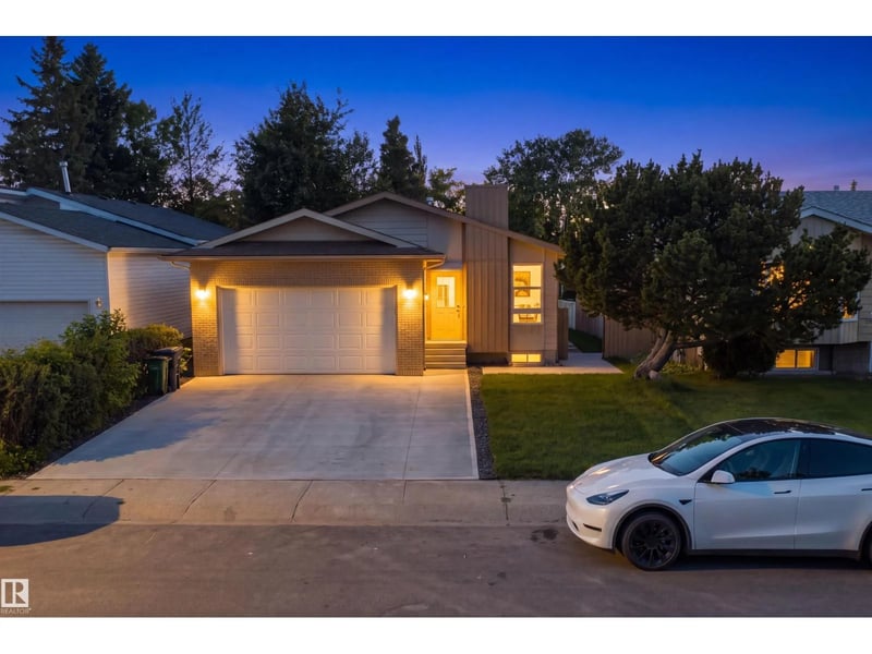 1720 49 A Street NW, Edmonton, Alberta, T6L3K6, Edmonton, Alberta — photo 1 of 5