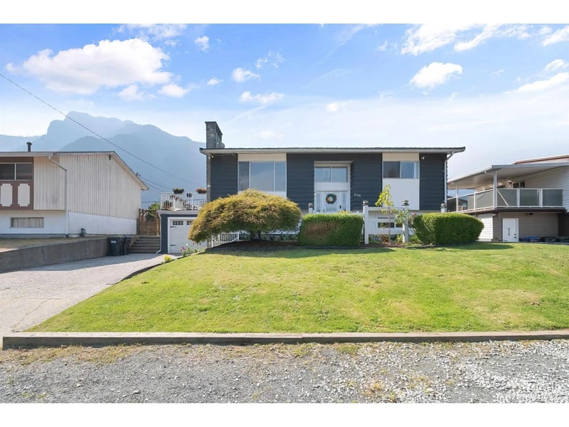 630 THACKER Avenue, Hope, British Columbia, V0X1L0, Hope, British Columbia — photo 1 of 5