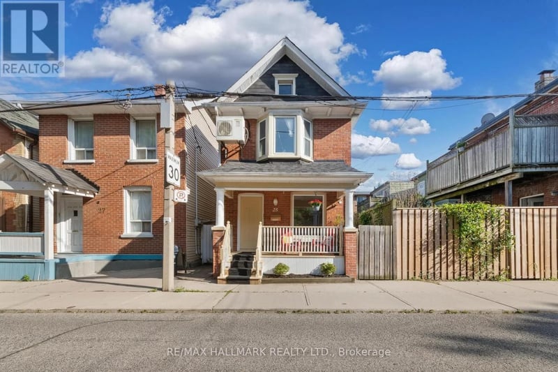 25 Norwood Terrace, Toronto (East End-Danforth), Ontario, M4E2H2, Toronto (East End-Danforth), Ontario — photo 1 of 5
