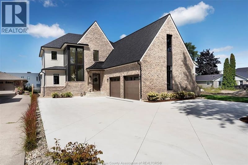 457 ARLINGTON Boulevard, Tecumseh, Ontario, N8N2K1, Tecumseh, Ontario — photo 1 of 5