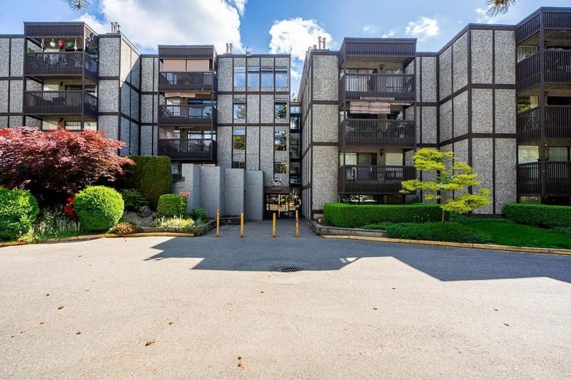 #214 9672 134 Street, Surrey, British Columbia, V3T5L5, Surrey, British Columbia — photo 1 of 5