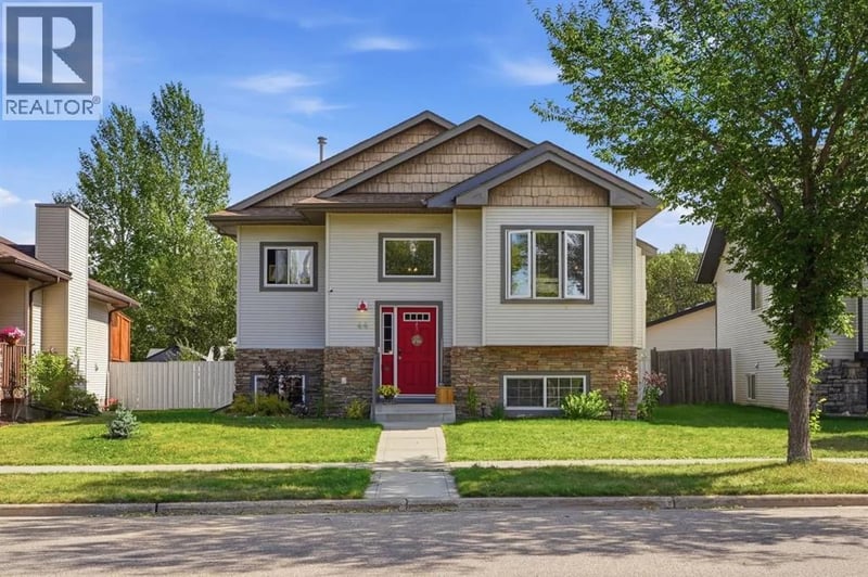 44 Inglewood Drive, Red Deer, Alberta, T4R0B8, Red Deer, Alberta — photo 1 of 5