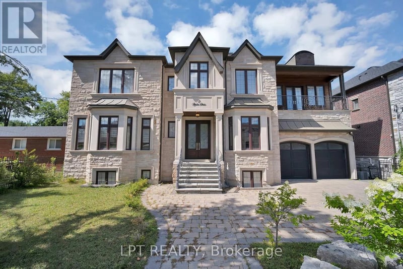 2 Poplar Drive, Richmond Hill (Oak Ridges), Ontario, L4E2W5, Richmond Hill (Oak Ridges), Ontario — photo 1 of 5