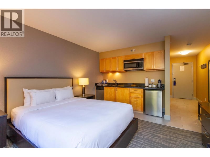 #161 4050 WHISTLER Way, Whistler, British Columbia, V8E1H9, Whistler, British Columbia — photo 1 of 5