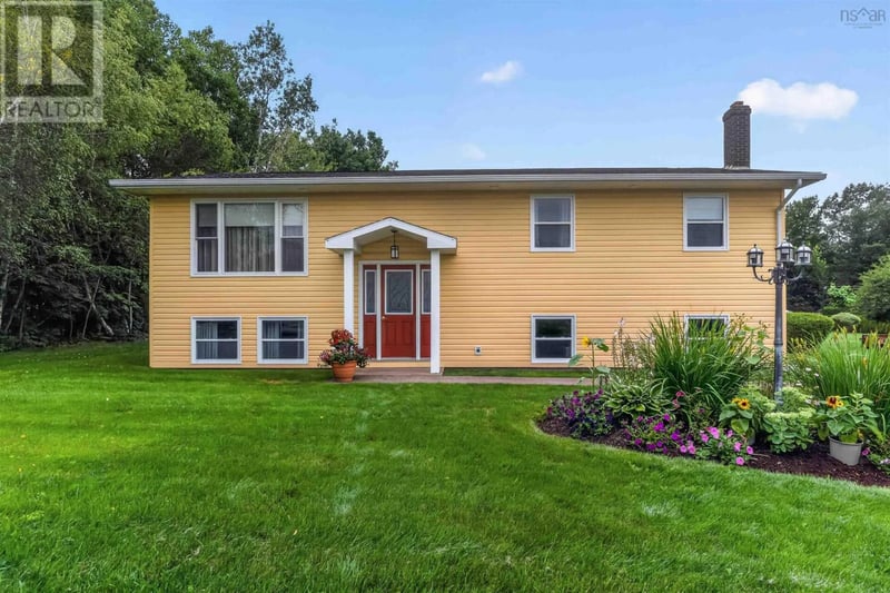 1008 Country Club Boulevard, New Minas, Nova Scotia, B4N4W8, New Minas, Nova Scotia — photo 1 of 5