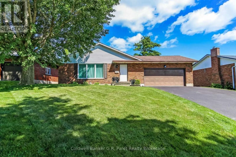 28 Woodcock Drive, Tillsonburg, Ontario, N4G4M2, Tillsonburg, Ontario — photo 1 of 5