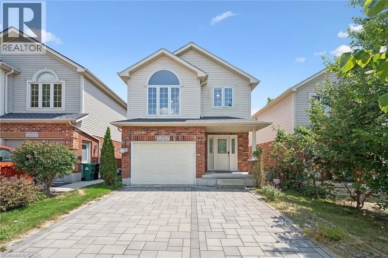 575 VIOLET Street, Waterloo, Ontario, N2V2T8, Waterloo, Ontario — photo 1 of 5