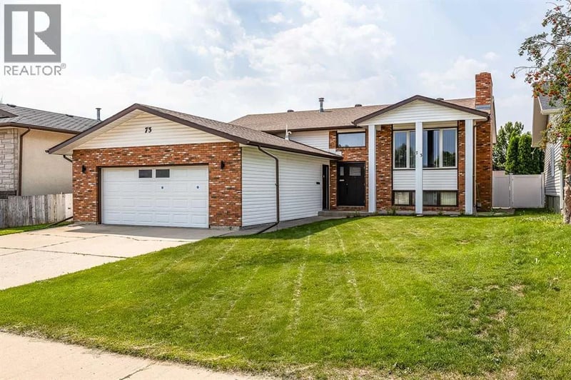 73 Cooper Road Southeast, Medicine Hat, Alberta, T1B1K3, Medicine Hat, Alberta — photo 1 of 5