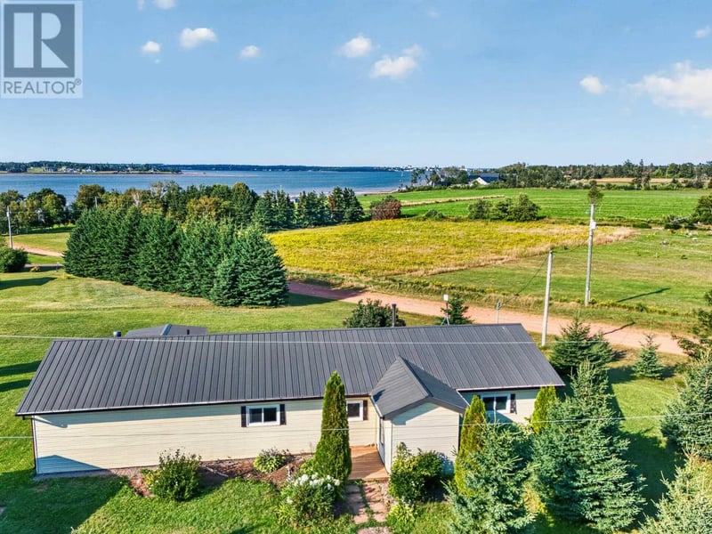 4 Maple Drive, Rocky Point, Prince Edward Island, C0A1H2, Rocky Point, Prince Edward Island — photo 1 of 5