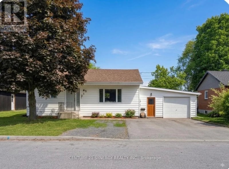 215 Victoria Street, Mississippi Mills, Ontario, K0A1A0, Mississippi Mills, Ontario — photo 1 of 5