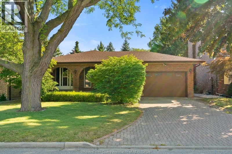 2880 ST. CLAIR Avenue, Windsor, Ontario, N9E4B4, Windsor, Ontario — photo 1 of 5
