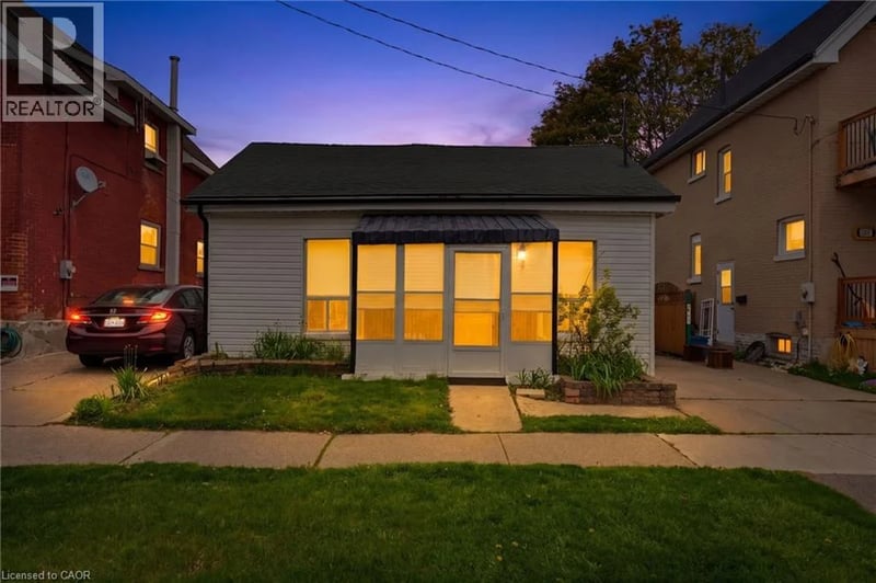 291 PARK Avenue, Brantford, Ontario, N3S5L2, Brantford, Ontario — photo 1 of 5