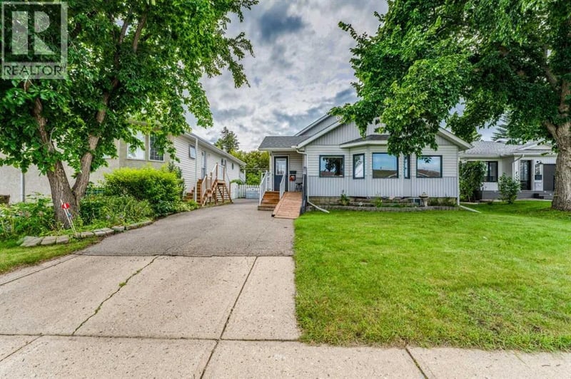 4729 49A Avenue, Lacombe, Alberta, T4L1N4, Lacombe, Alberta — photo 1 of 5