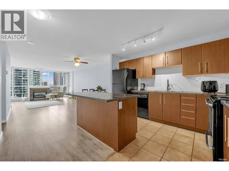 #1607 2138 MADISON Avenue, Burnaby, British Columbia, V5C6T6, Burnaby, British Columbia — photo 1 of 5