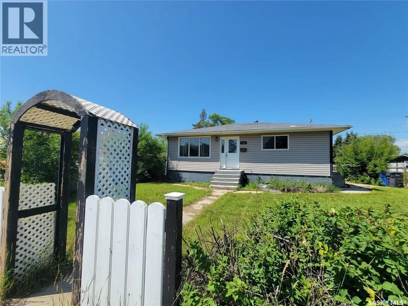 1191 110th STREET, North Battleford, Saskatchewan, S9A2H5, North Battleford, Saskatchewan — photo 1 of 5