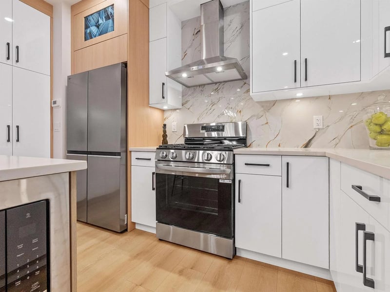 #102 16693 16 Avenue, Surrey, British Columbia, V3S9X7, Surrey, British Columbia — photo 1 of 5